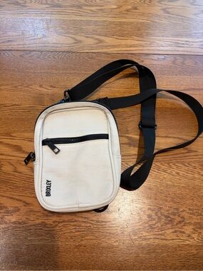 Brixley cream crossbody bag